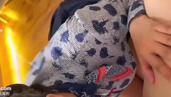 推特女神是幼薇儿吖定制剧情福利：欢迎享用东航空姐