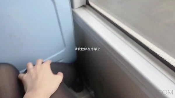 福利姬@铃木美咲 – 公车系列 (5)自拍