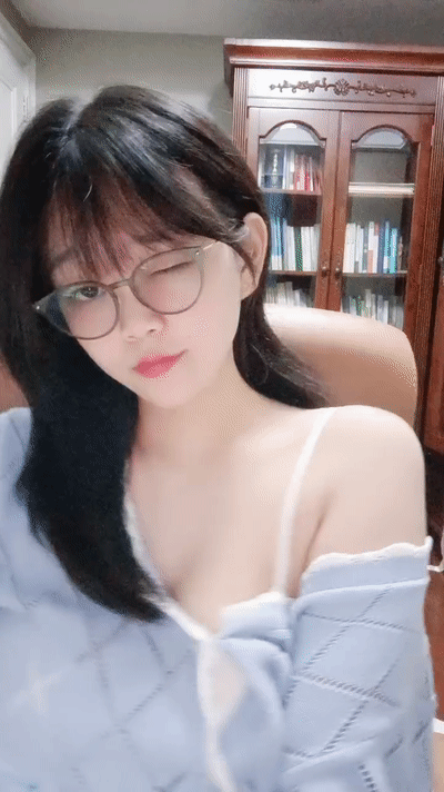 小木登子-白虎一线天