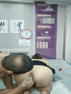 那些年的姐姐,被肥胖级大叔道具插菊花擦点润滑油整根插入，大屌一硬后入熟女一顿猛操第01集