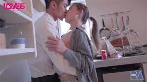 【周日限定】甜美情人の秘密约会 被男友忽视的人妻在休息日绽放媚态