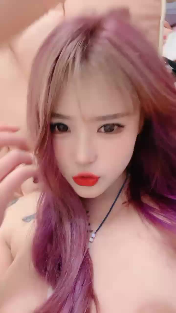 【福利直播】百变女神小月大尺度热舞秀 48部付费内容合集流出