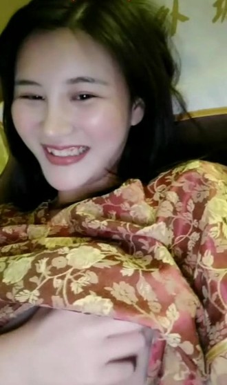 第六弹！甜美新人萌妹足疗店漏奶自摸，狂撩男技师激情开战