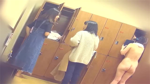 【11月新作】大衆浴場女子更衣室盗撮 人妻たちの無防備な着替えを覗き見