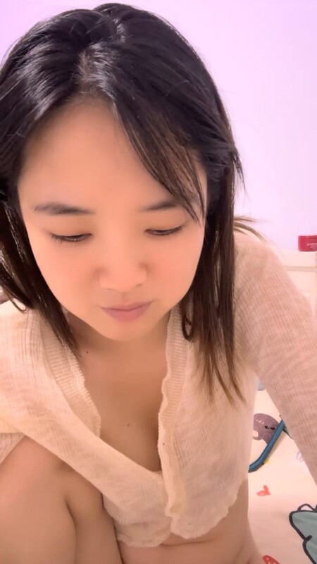 安徽良家少妇&#039;海棠月色&#039;黑丝巨乳自拍流出：腼腆人妻家中激情实录，闷骚内里浪得发颤！