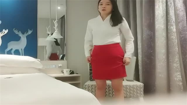 利哥探花猎艳170CM高挑极品尤物，顶级美女真空上阵大长腿撩人呻吟！