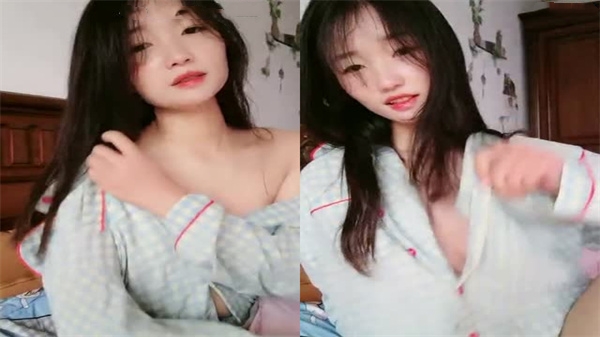 白皙苗窕骚妹子淫声荡语撩骚互动坐骑假屌自慰.