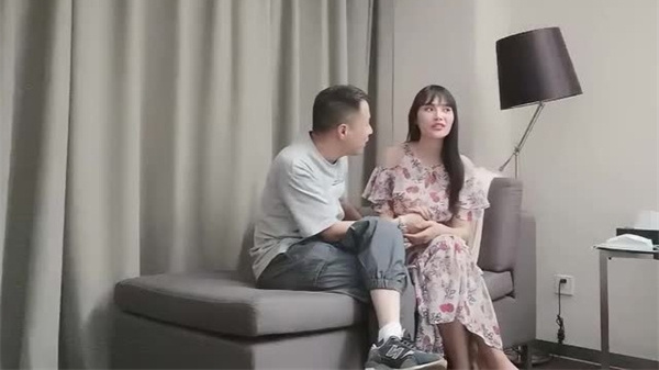 大叔网约170CM极品颜值大长腿美妞坚挺白嫩奶子.