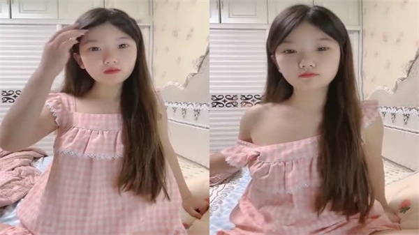 肥臀大奶妹子口交伺侯男友后入操