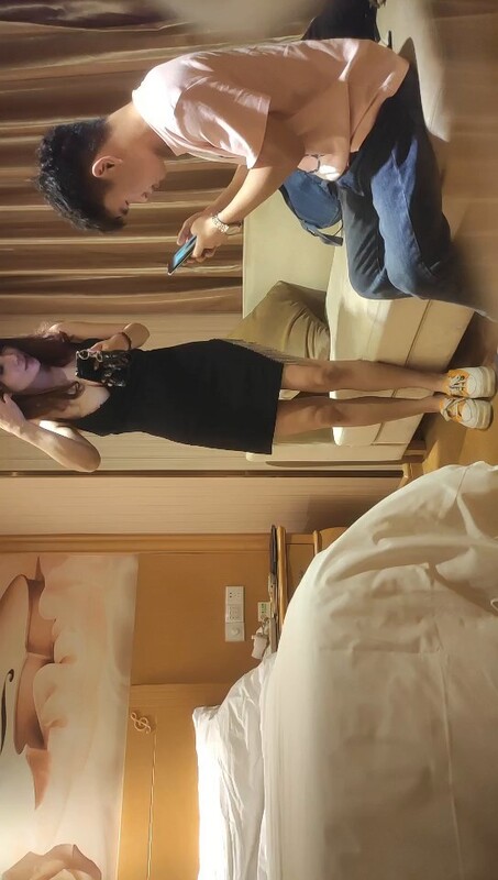 胖子工作室大圈高端36E豪乳极品忍不住先摸一把跪地舔屌乳交情趣装骑乘爆插打桩机后入