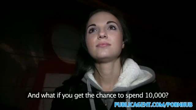 PublicAgent纹身巨乳辣妹，骚穴被深喉爆操狂干到求饶